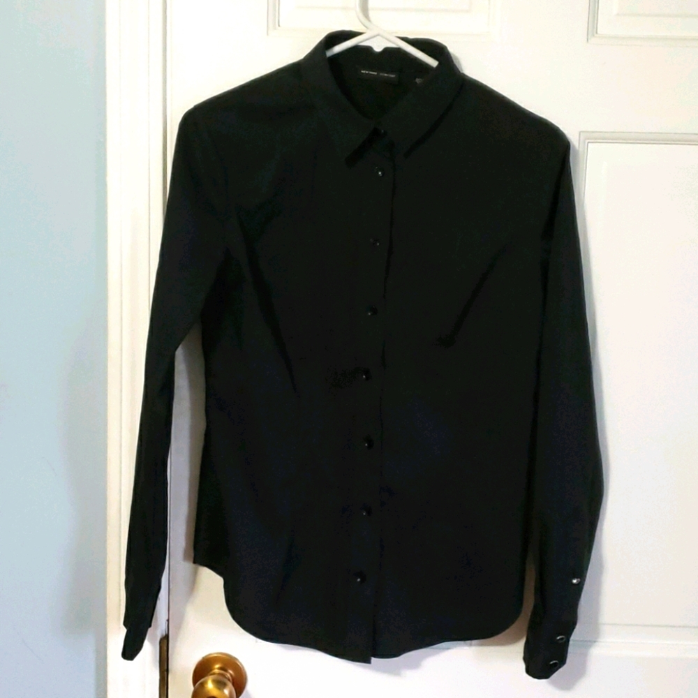 New York & Company long sleeve button down shirt